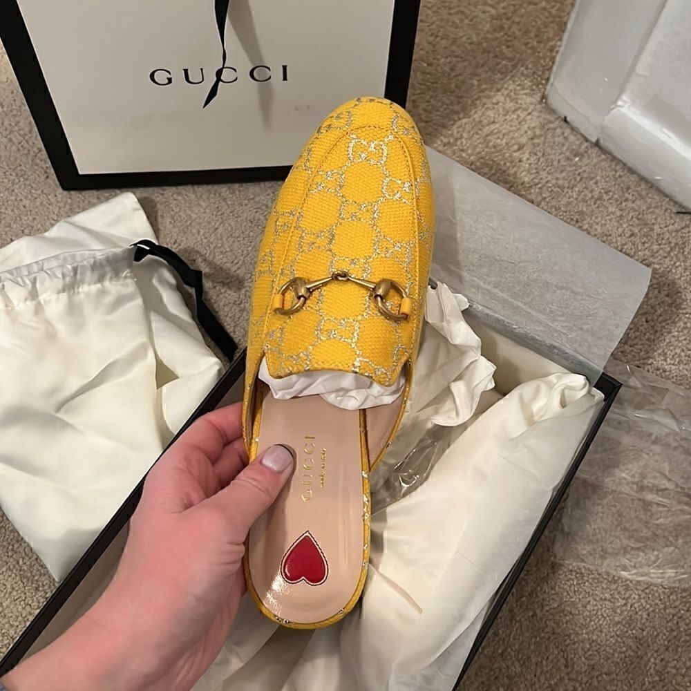 NWT Gucci Mules size 38 brand new